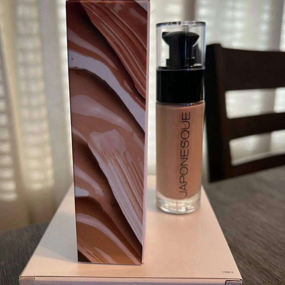 Japonesque Luminous Foundation Flawless Liquid Makeup Shade 05 Full size